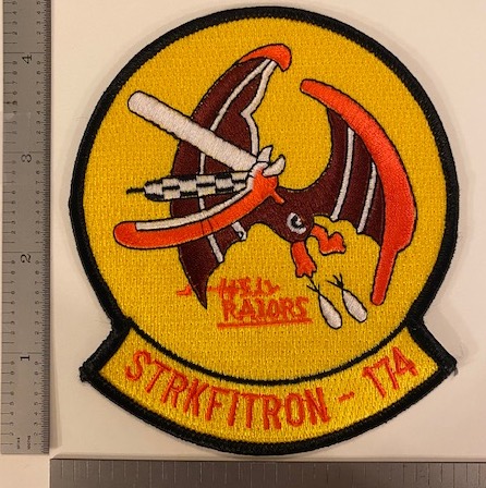 662) VFA-174 'HELL RAZORS' Sqdn Patch (Yellow)